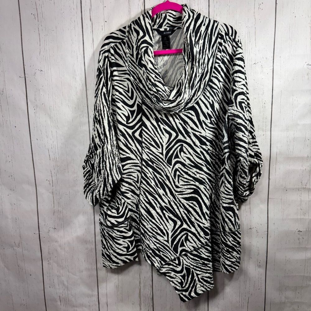 Ali Miles Black and White Zebra Print Cowl Neck Tunic- excellent condition